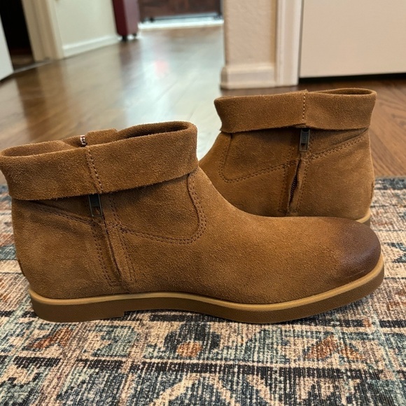 NEW UGG | Josefene Cuff Boot Sz 8.5 - Picture 4 of 7